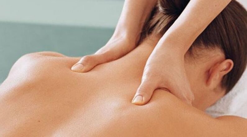Nackenmassage mit Osteochondrose